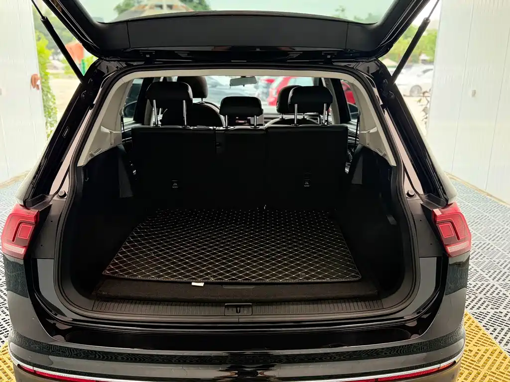 Volkswagen Tiguan L 2022 — фото 20