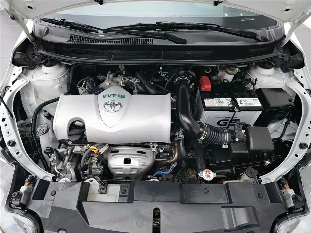 Toyota Yaris L 2019 — фото 7