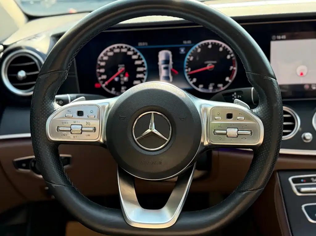 Mercedes-Benz E-Class 2020 — фото 10