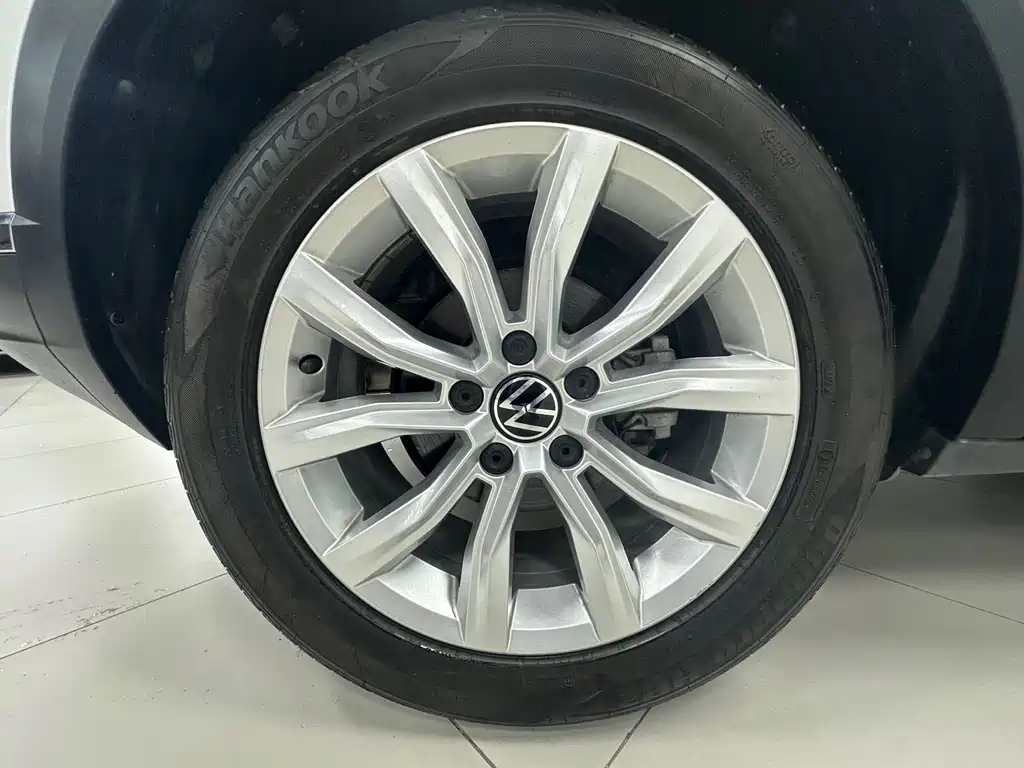 Volkswagen T-Roc 2023 — фото 25