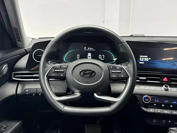 Hyundai Elantra 2023