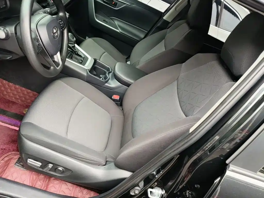 Toyota RAV4 2023 — фото 15