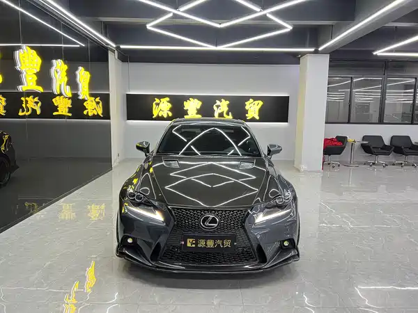 Lexus IS 2015