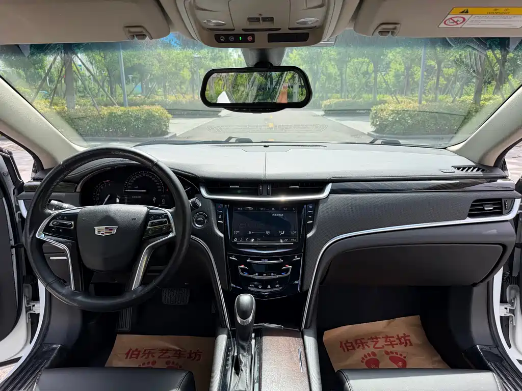 Cadillac XTS 2018 — фото 14