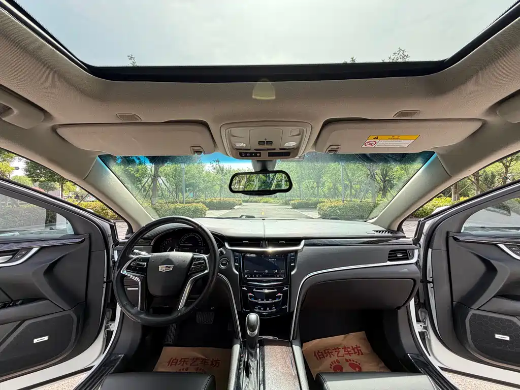 Cadillac XTS 2018 — фото 15