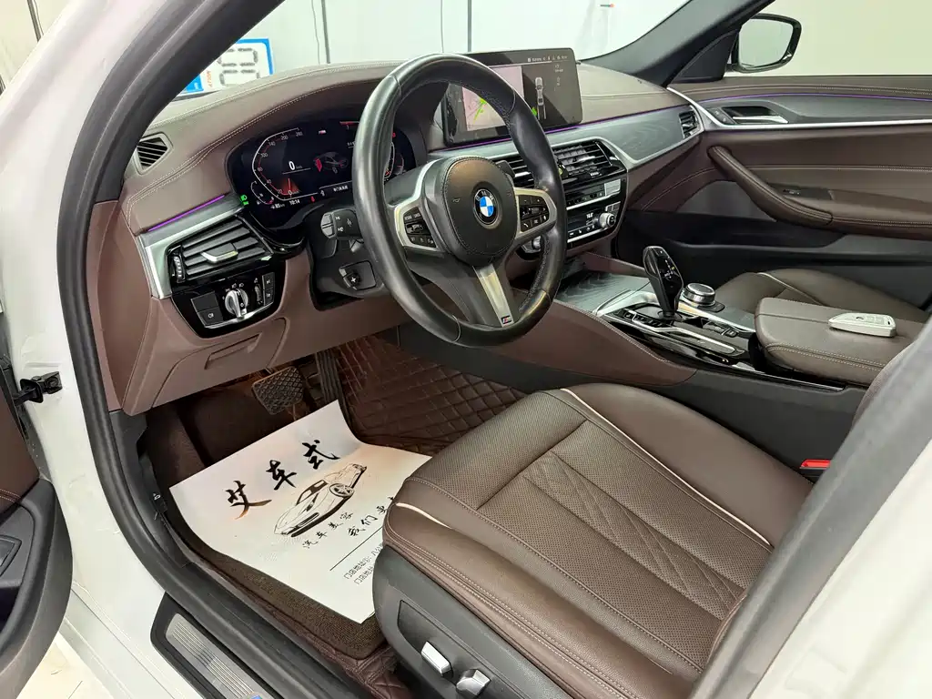 BMW 5 Series 2023 — фото 14