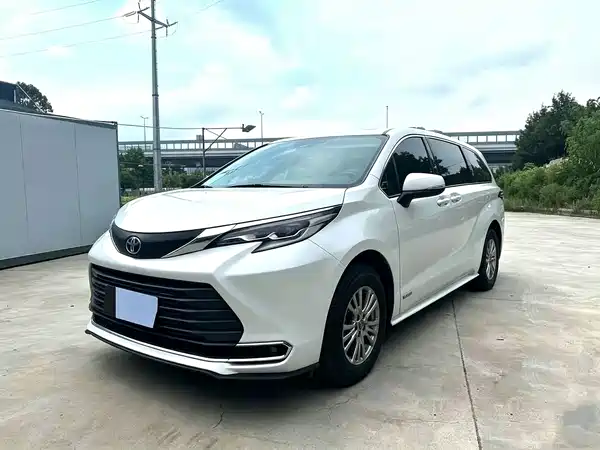 Toyota Sienna 2023