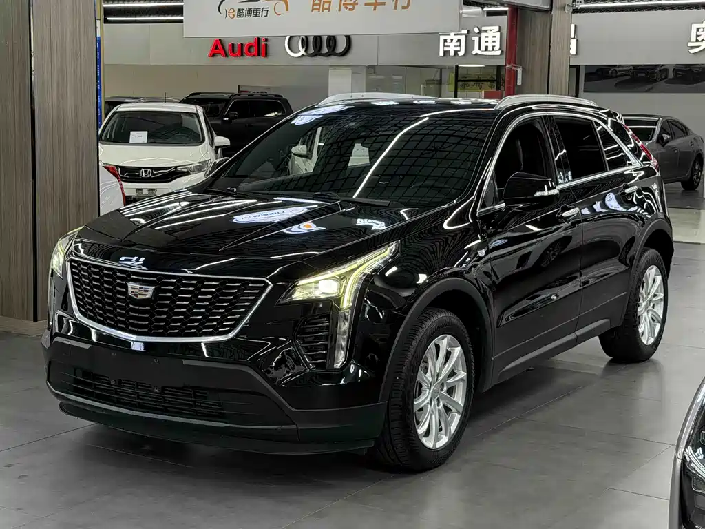 Cadillac XT4 2021 — фото 1