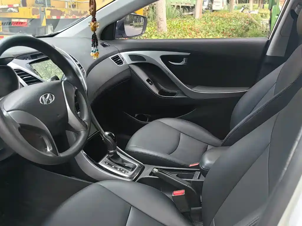 Hyundai Elantra Langdong 2017 — фото 5