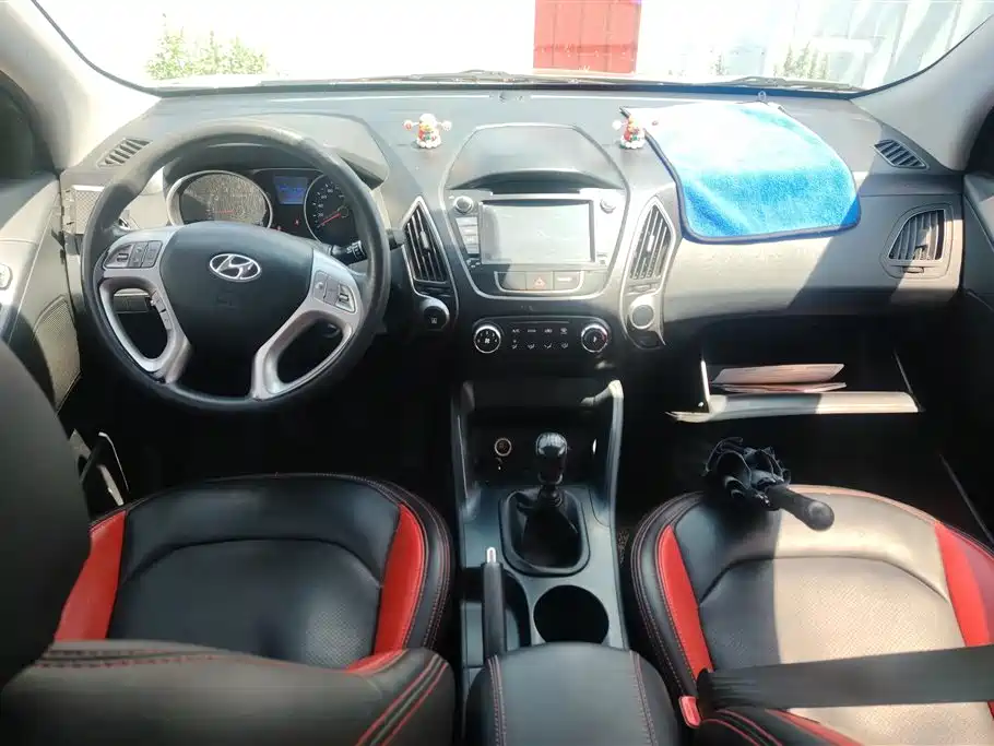 Hyundai ix35 2015 — фото 12
