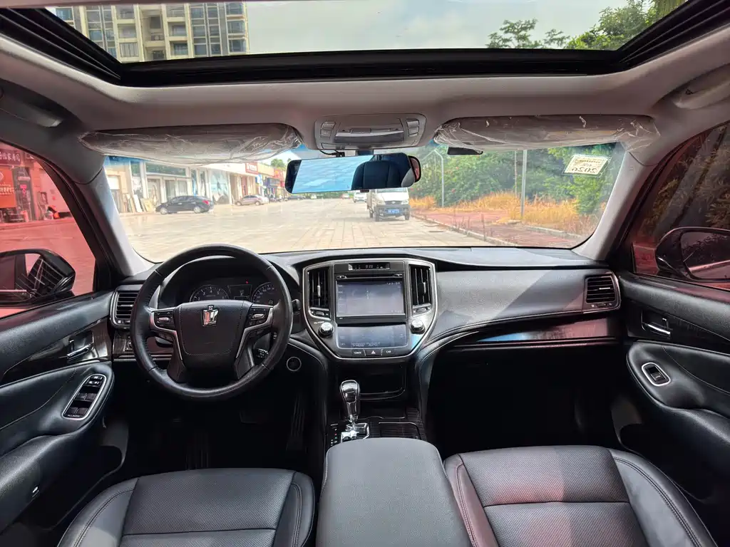 Toyota Crown 2018 — фото 16