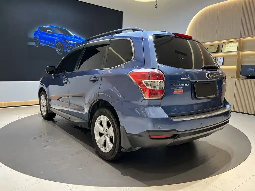 Subaru Forester 2014 — фото 4