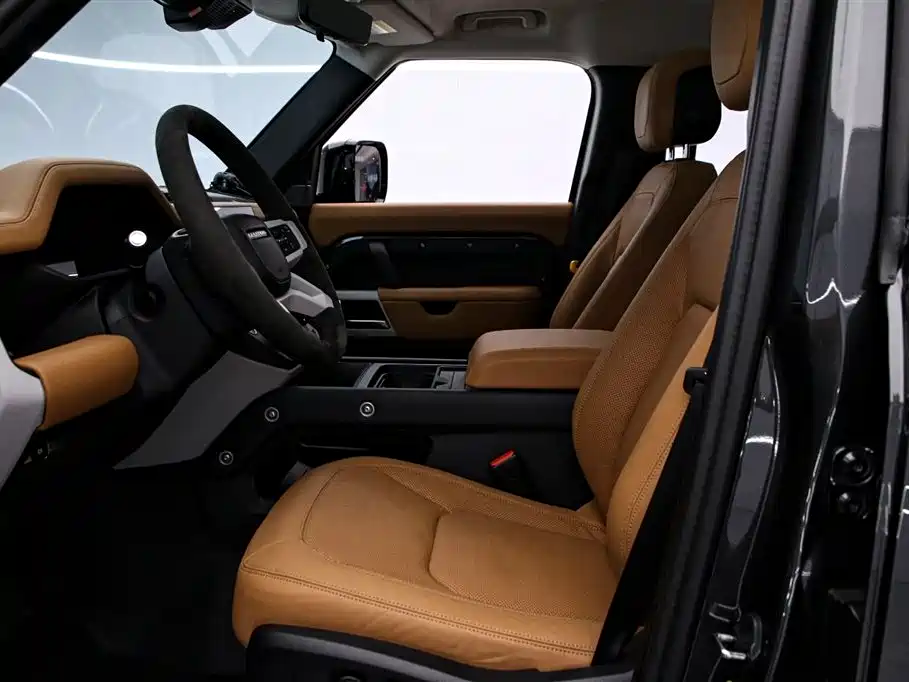 Land Rover Defender 2024 — фото 12