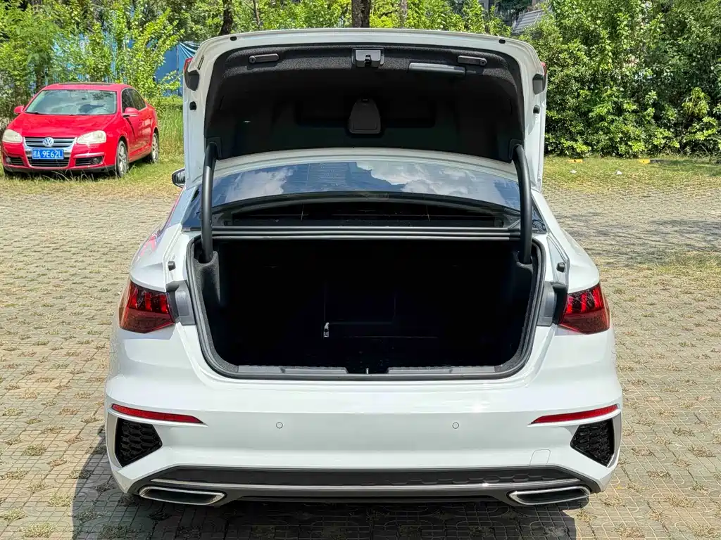 Audi A3 2023 — фото 33