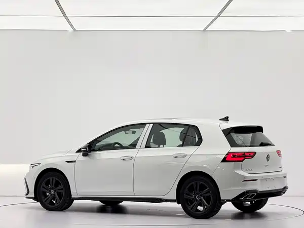 Volkswagen Golf 2024