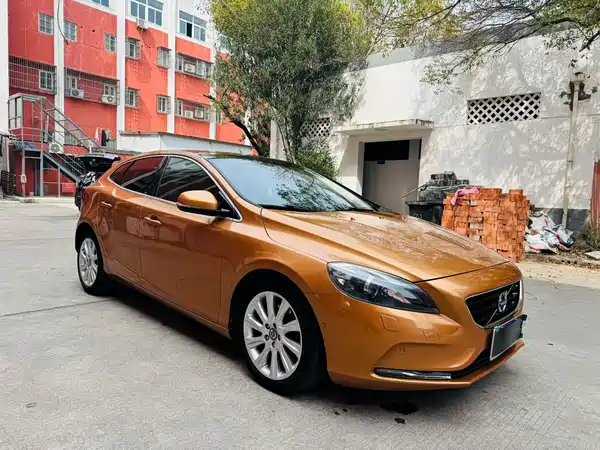Volvo V40 2013