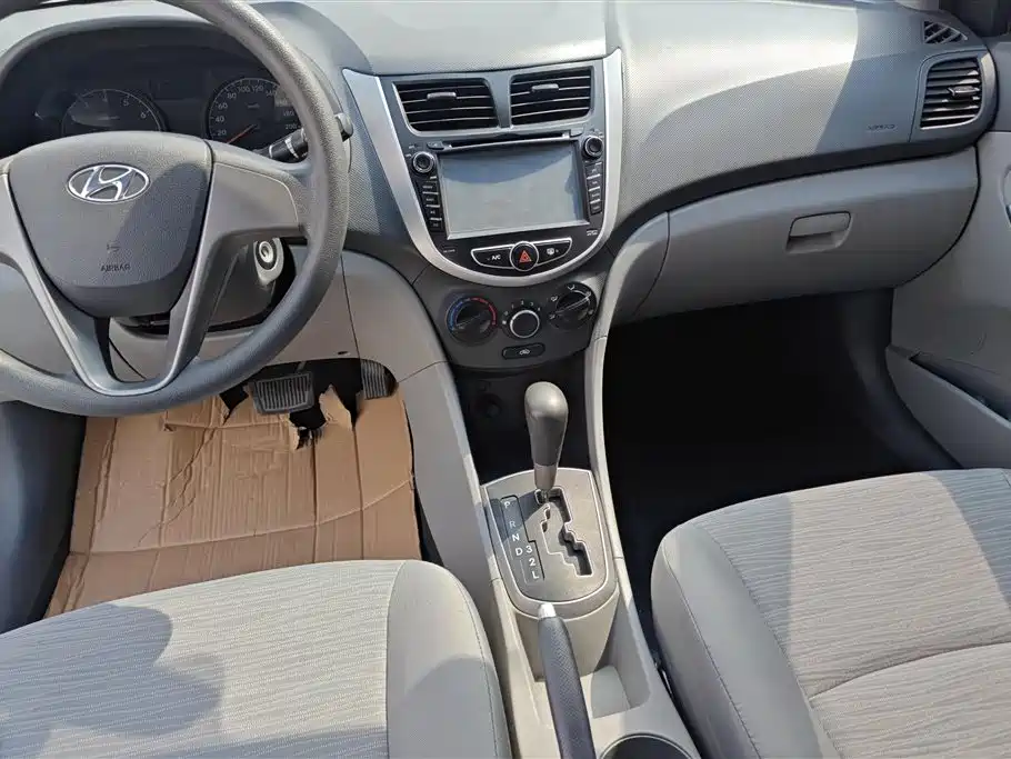 Hyundai Verna 2016 — фото 16