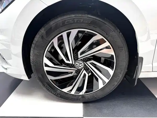 Volkswagen Sagitar 2022