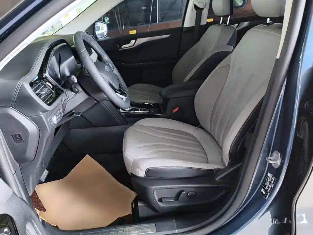 Ford Edge 2023 — фото 15