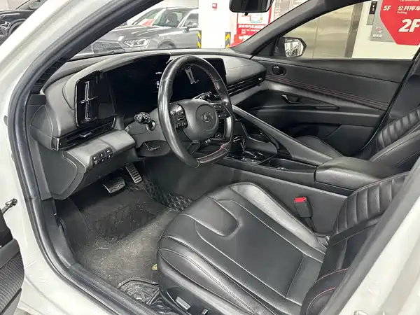 Hyundai Elantra 2021