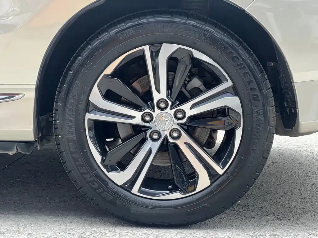 Honda UR-V 2018 — фото 17