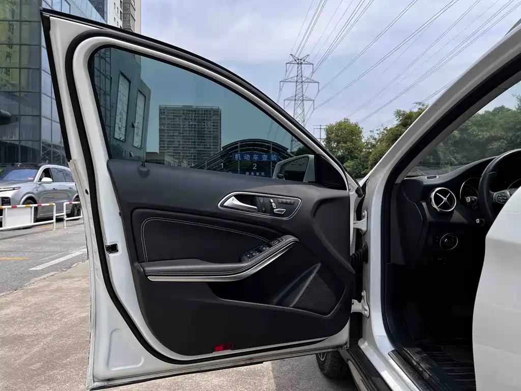 Mercedes-Benz GLA 2017 — фото 12