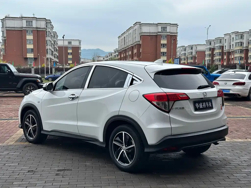 Honda Vezel 2021 — фото 9