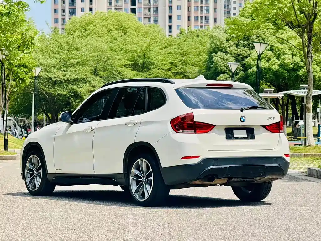 BMW X1 2014 — фото 5