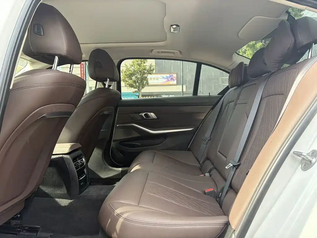 BMW i3 2024 — фото 11