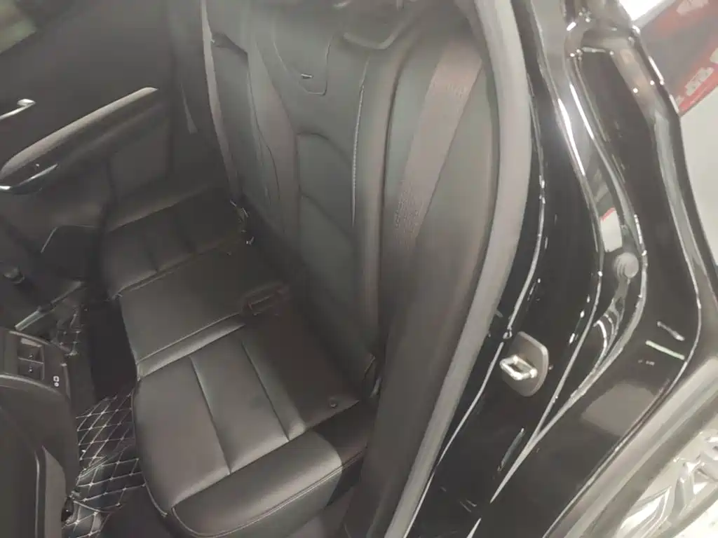 Cadillac XT4 2023 — фото 17