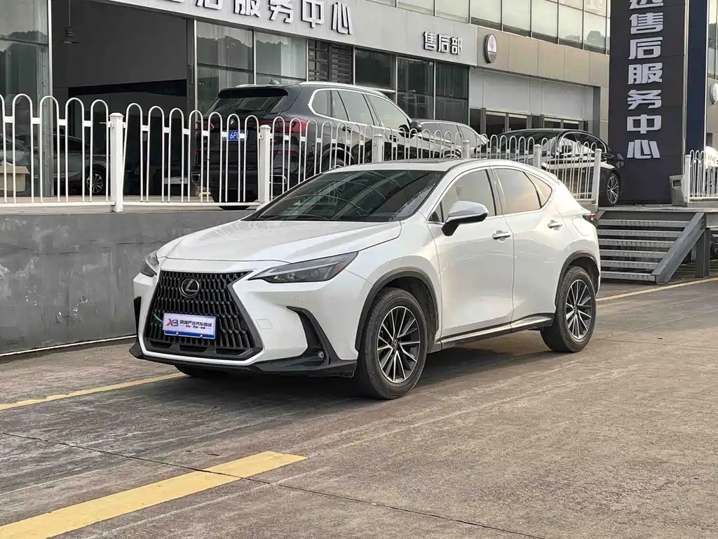 Lexus NX 2022