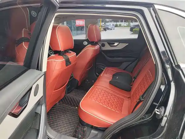 Hongqi HS5 2025