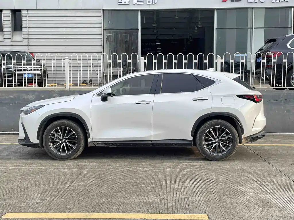 Lexus NX 2022 — фото 3