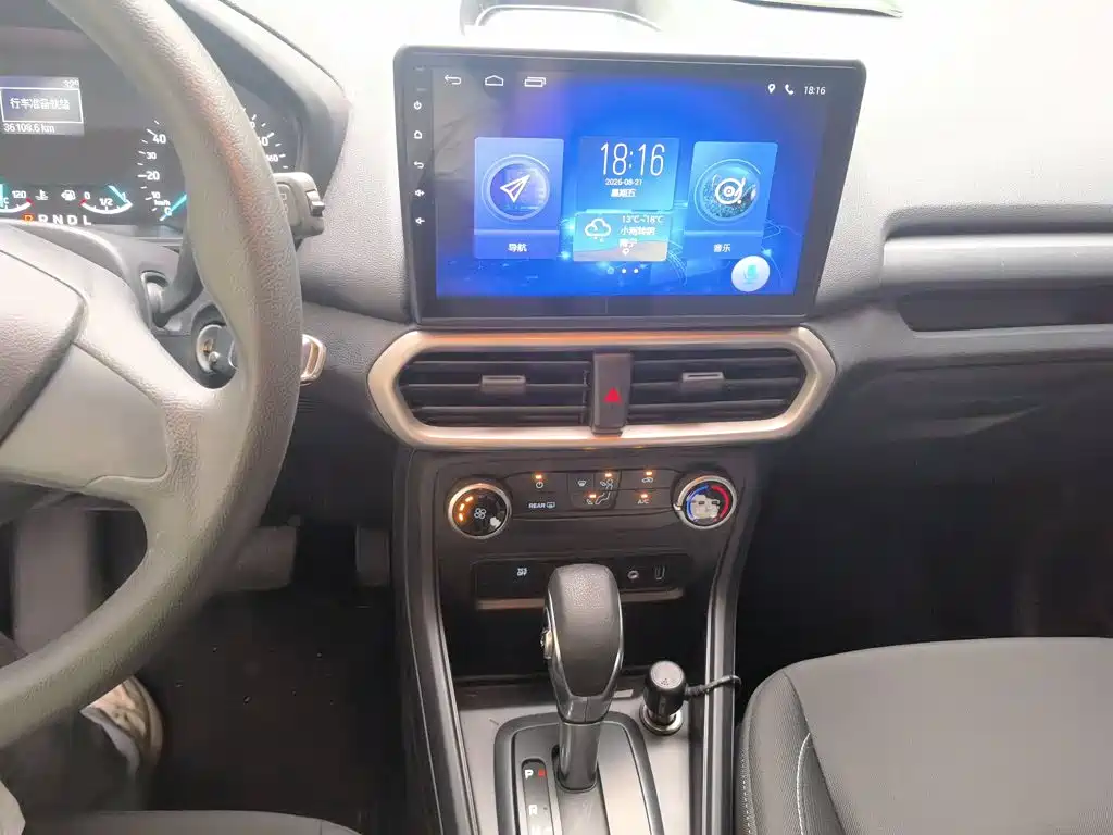 Ford EcoSport 2018 — фото 9
