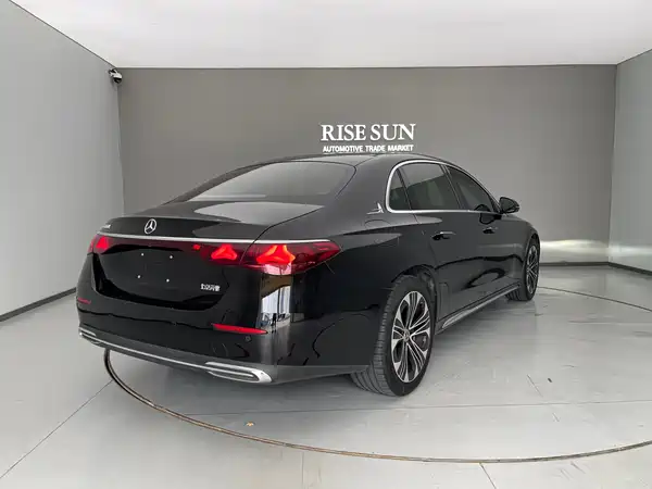 Mercedes-Benz E-Class 2025