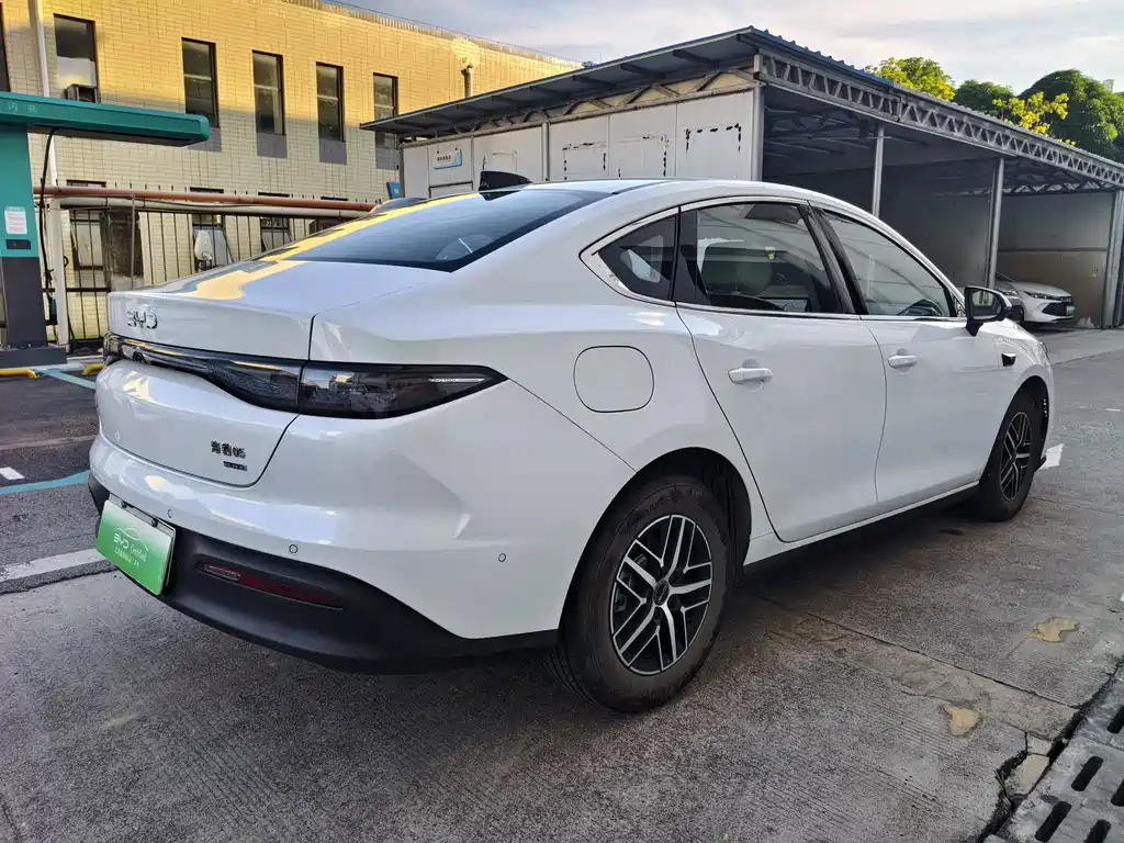 BYD Seal 05 DM-i 2025 — фото 6