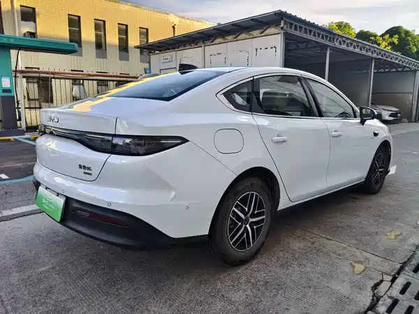 BYD Seal 05 DM-i 2025