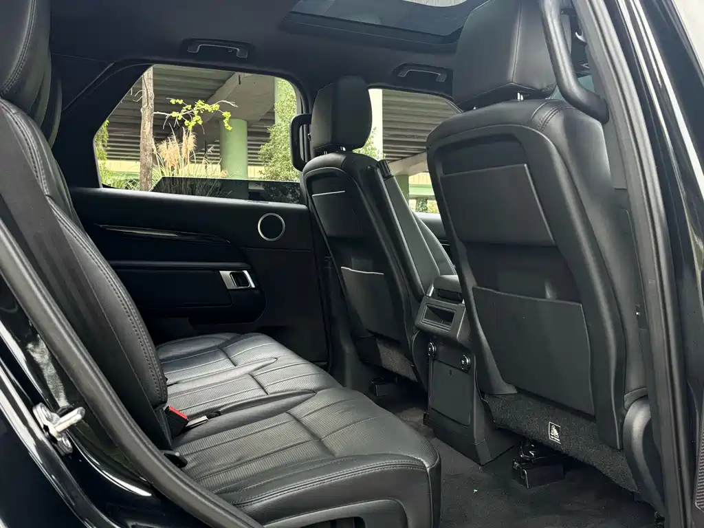 Land Rover Discovery 2019 — фото 16