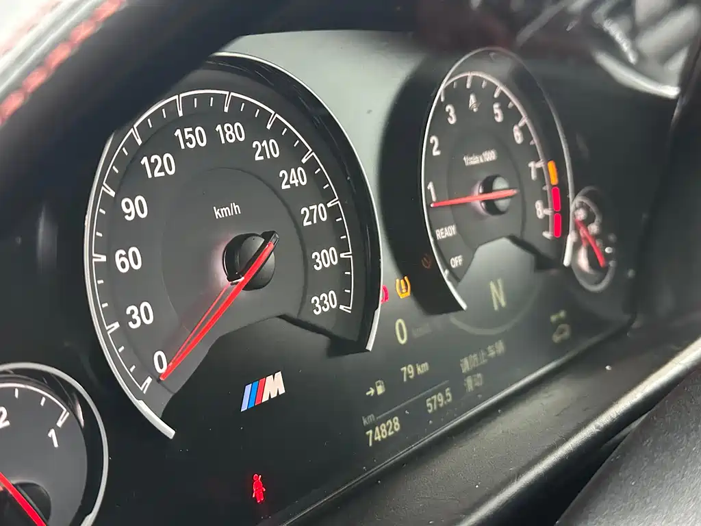 BMW M4 2018 — фото 12