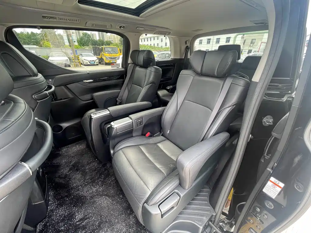 Toyota Vellfire 2020 — фото 10