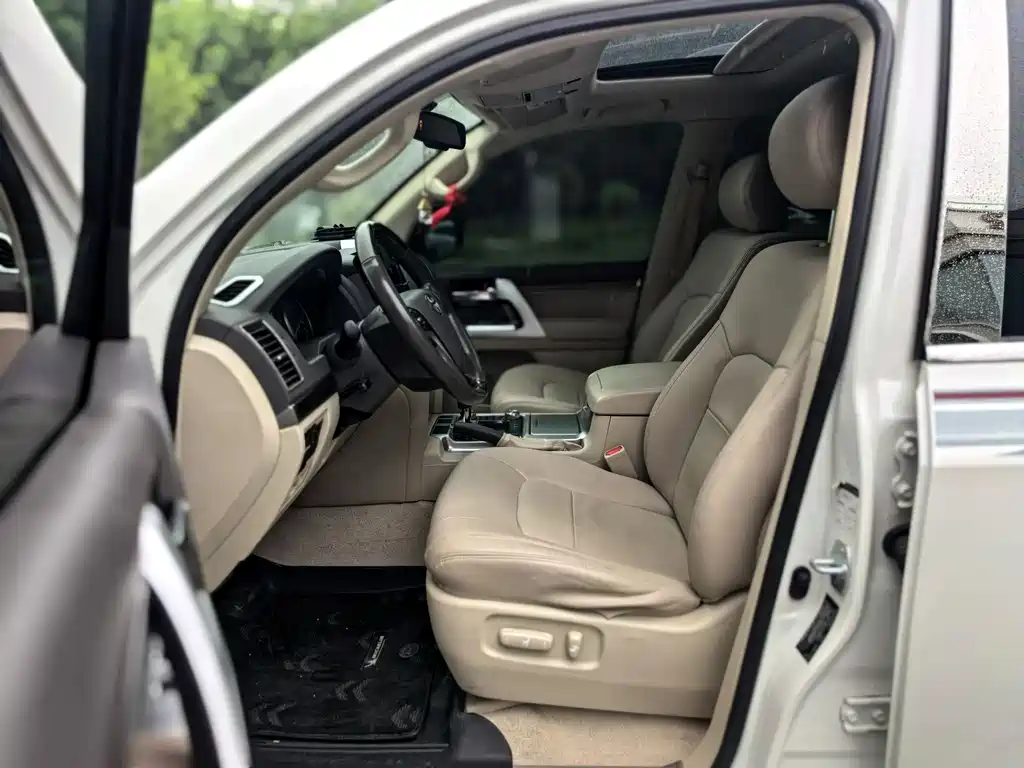 Toyota Land Cruiser 2020 — фото 17