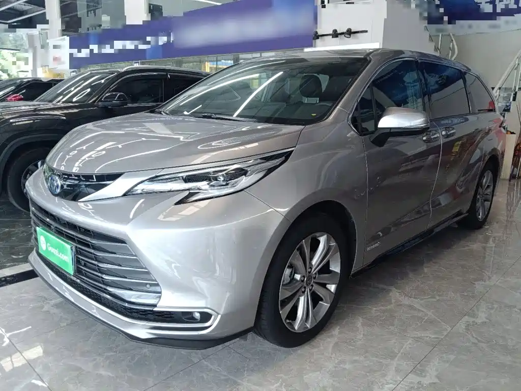 Toyota Sienna 2023 — фото 2