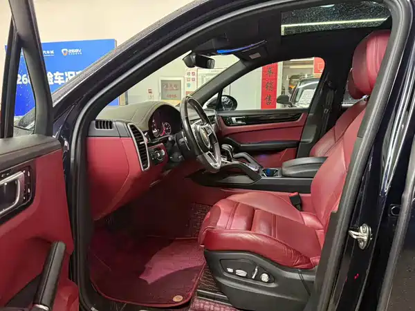 Porsche Cayenne 2021
