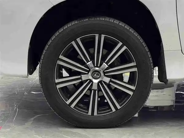 Lexus LX 2018