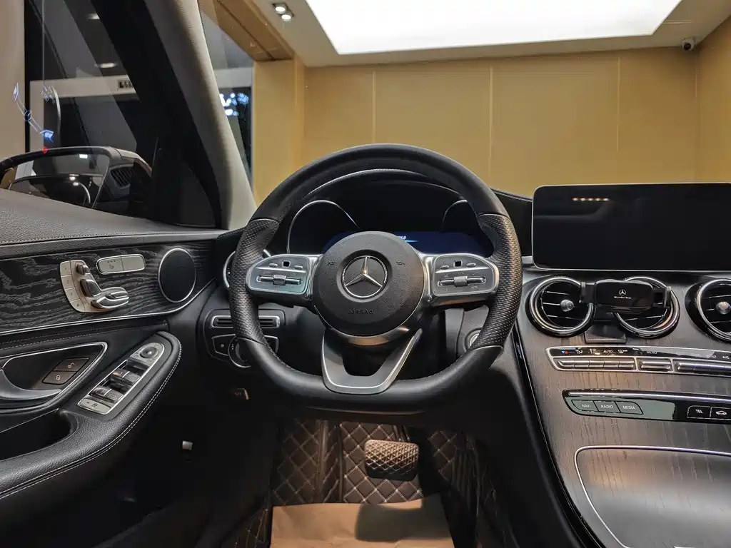 Mercedes-Benz C-Class 2020 — фото 14
