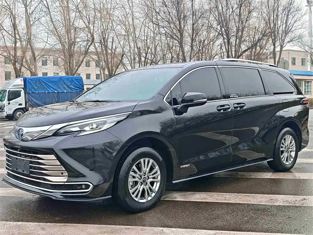 Toyota Sienna 2022 — фото 17