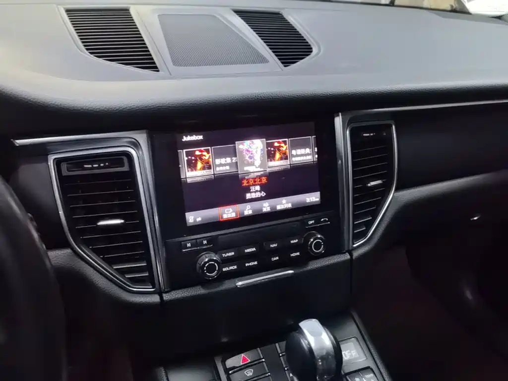 Porsche Macan 2016 — фото 13