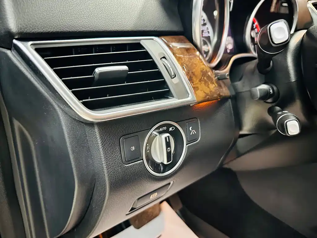 Mercedes-Benz M-Class 2015 — фото 33