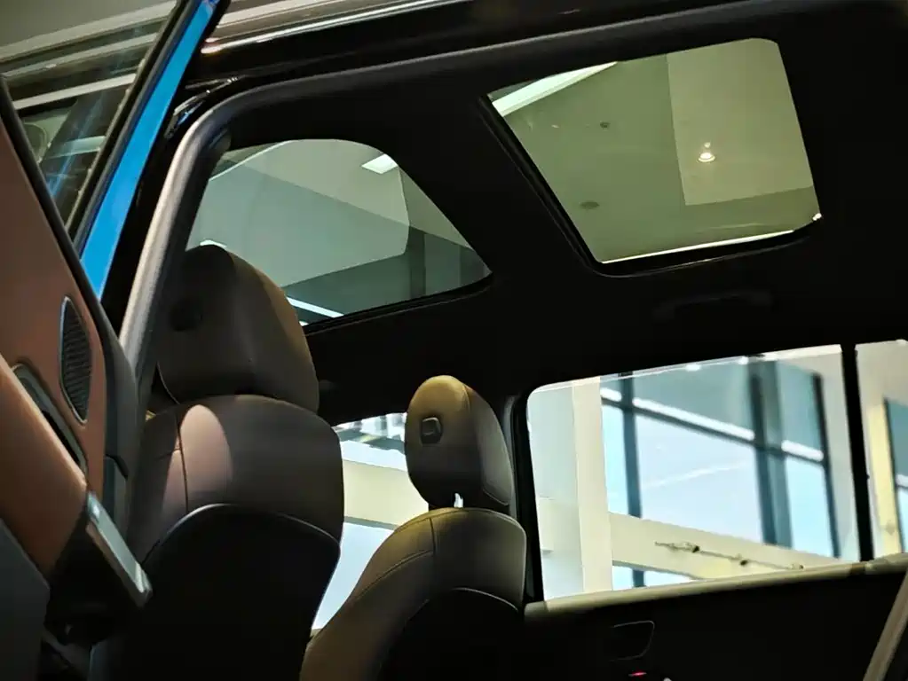 Mercedes-Benz EQB 2025 — фото 10