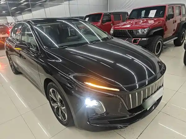 Hongqi E-QM5 2024